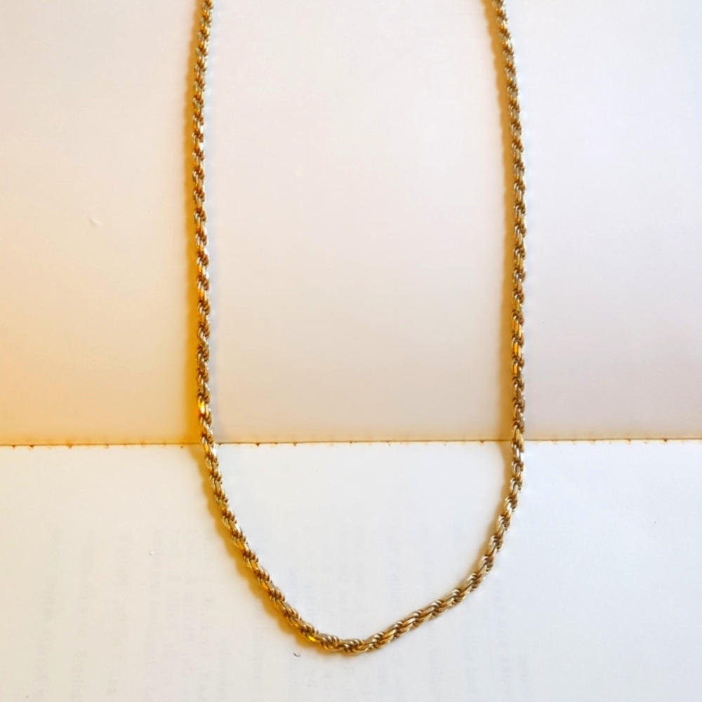 Jaxxon 22 in gold chain